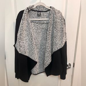 Avia soft Sherpa hoodie, XXXL, NWT, smoke free home